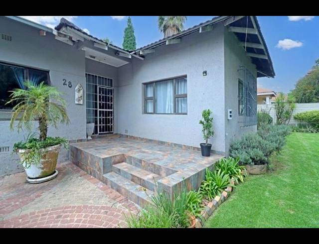 3 BEDROOM HOUSE FOR SALE IN CINDERELLA